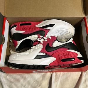 Brand new Nike air max. Worn once and perfect condition. Size 9